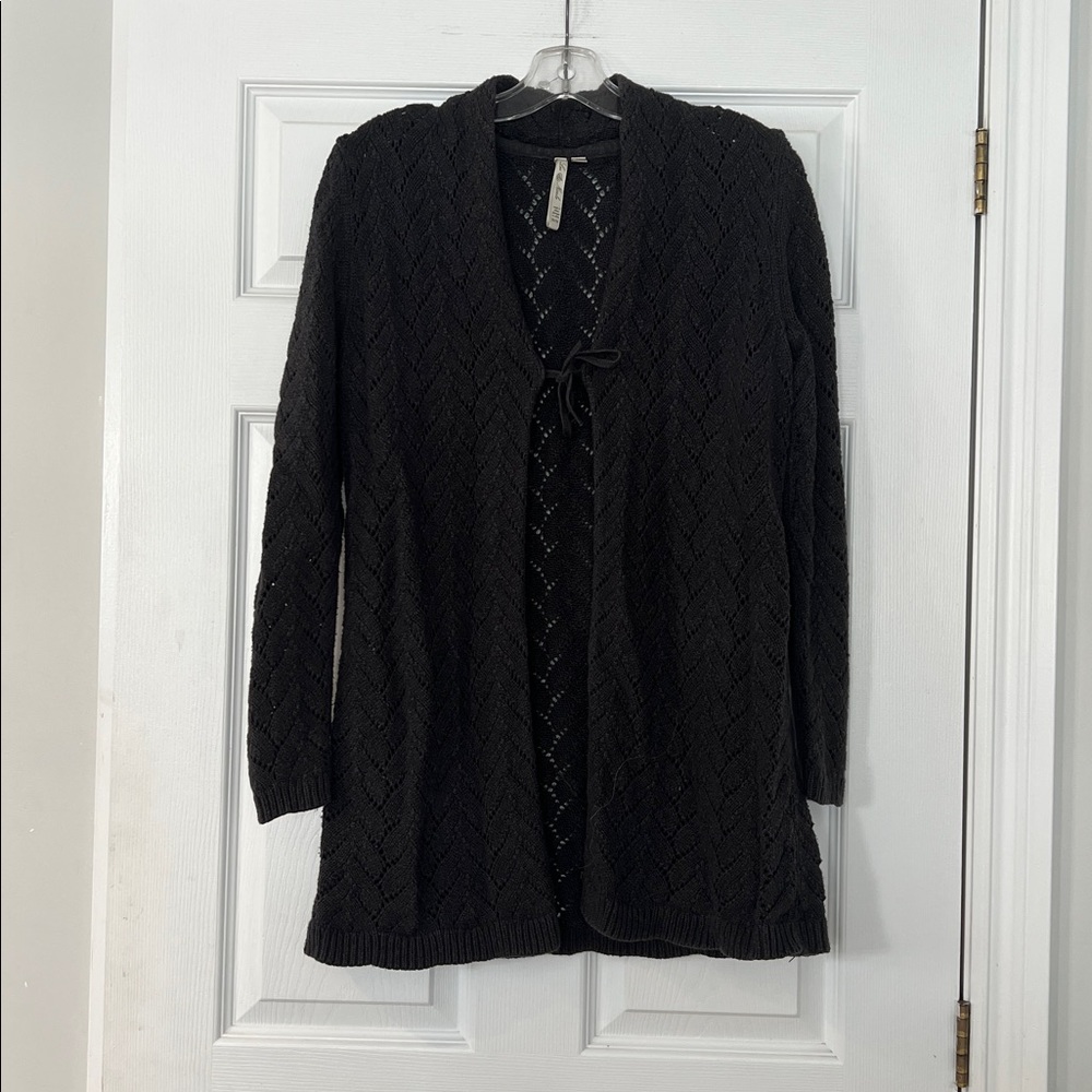 4/$20 Leo & Nicole Elegant gray Knit Sweater